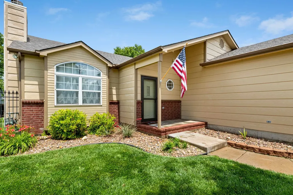 2534 E Cambridge Park City KS 67219