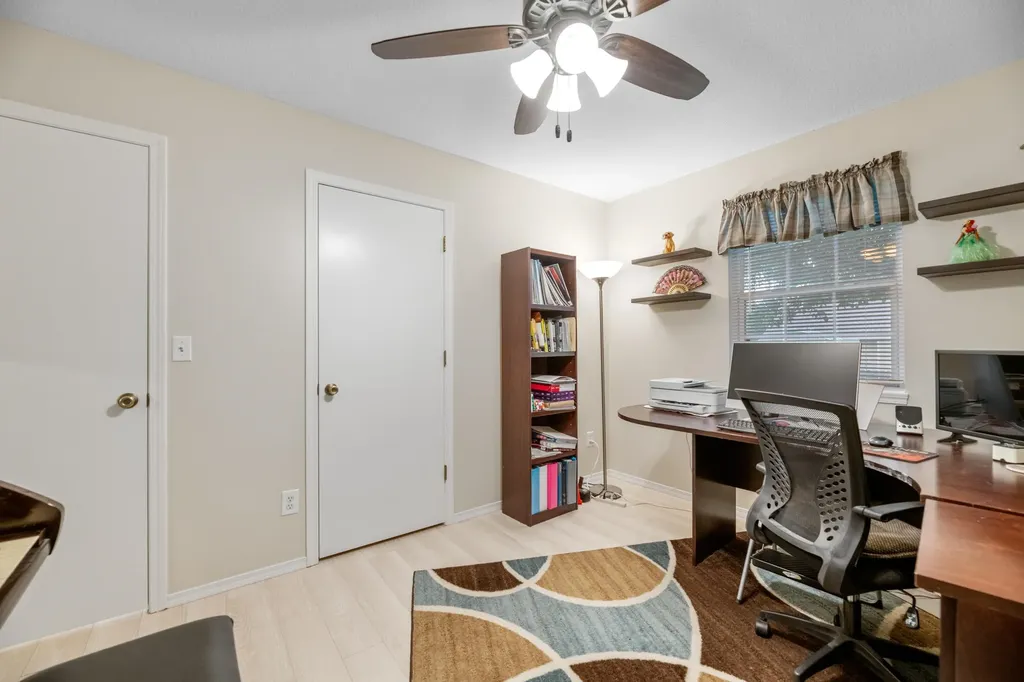 2534 E Cambridge Park City KS 67219