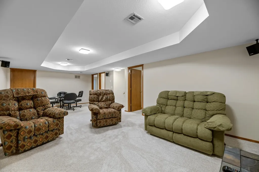 2534 E Cambridge Park City KS 67219
