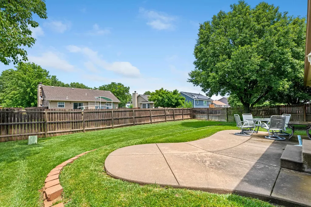 2534 E Cambridge Park City KS 67219