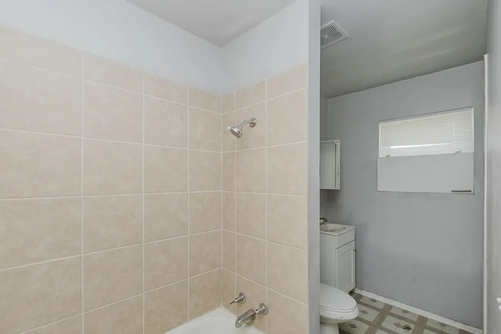 6428-6434 E Cottonwood Wichita KS 67207