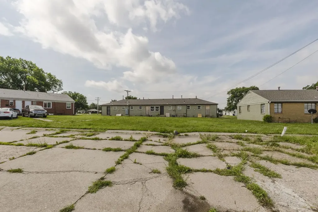 6428-6434 E Cottonwood Wichita KS 67207