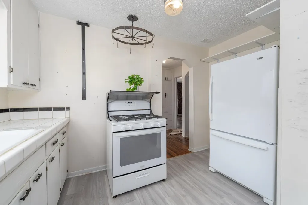 1014 S Edwards Avenue Wichita KS 67213