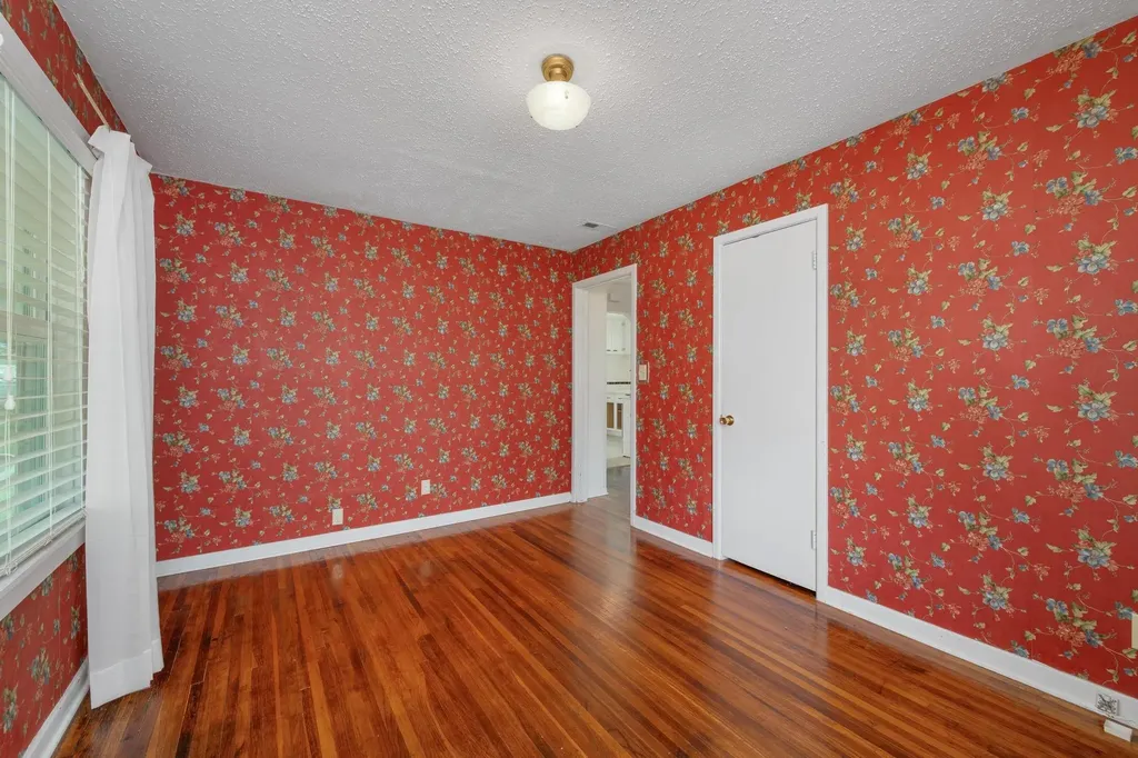 1014 S Edwards Avenue Wichita KS 67213