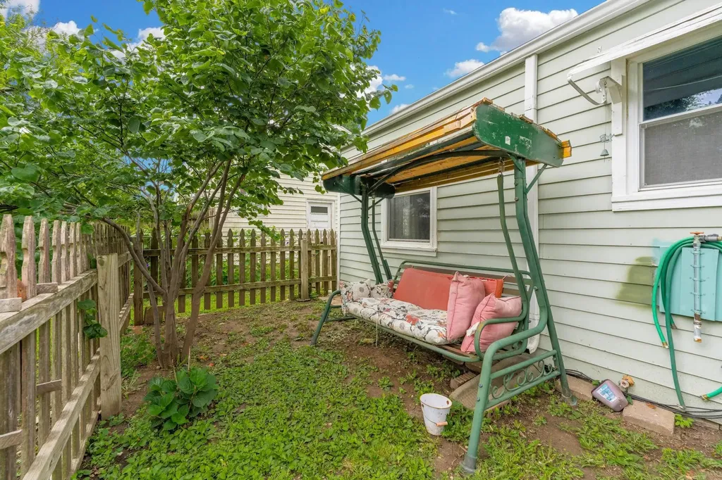 1014 S Edwards Avenue Wichita KS 67213