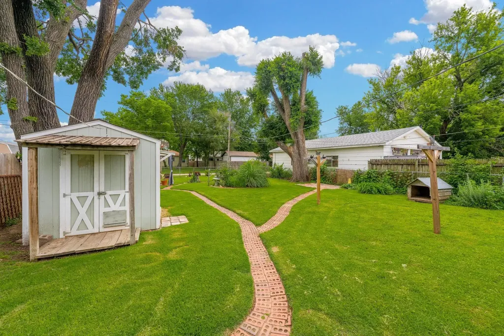 1014 S Edwards Avenue Wichita KS 67213
