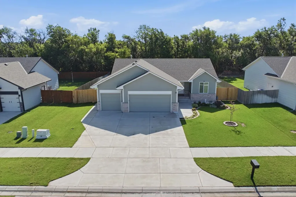3518 Laughlin Street Derby KS 67037-2318