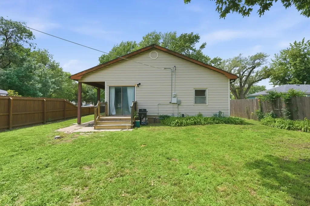 418 S Briarwood Norwich KS 67118