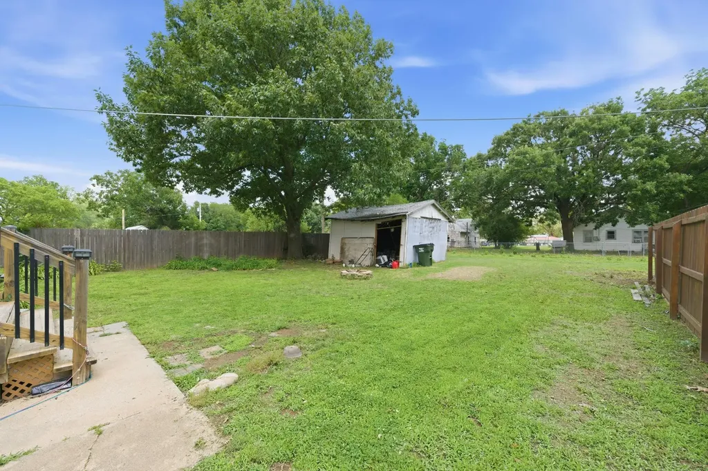 418 S Briarwood Norwich KS 67118