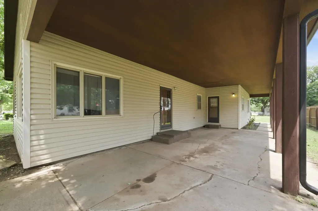 418 S Briarwood Norwich KS 67118