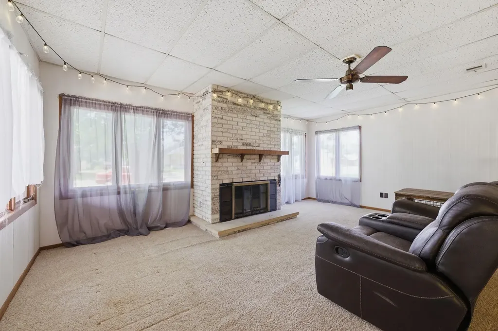 418 S Briarwood Norwich KS 67118