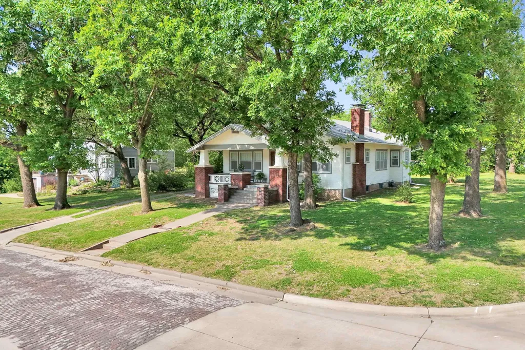 129 N Locust Street Marion KS 66861