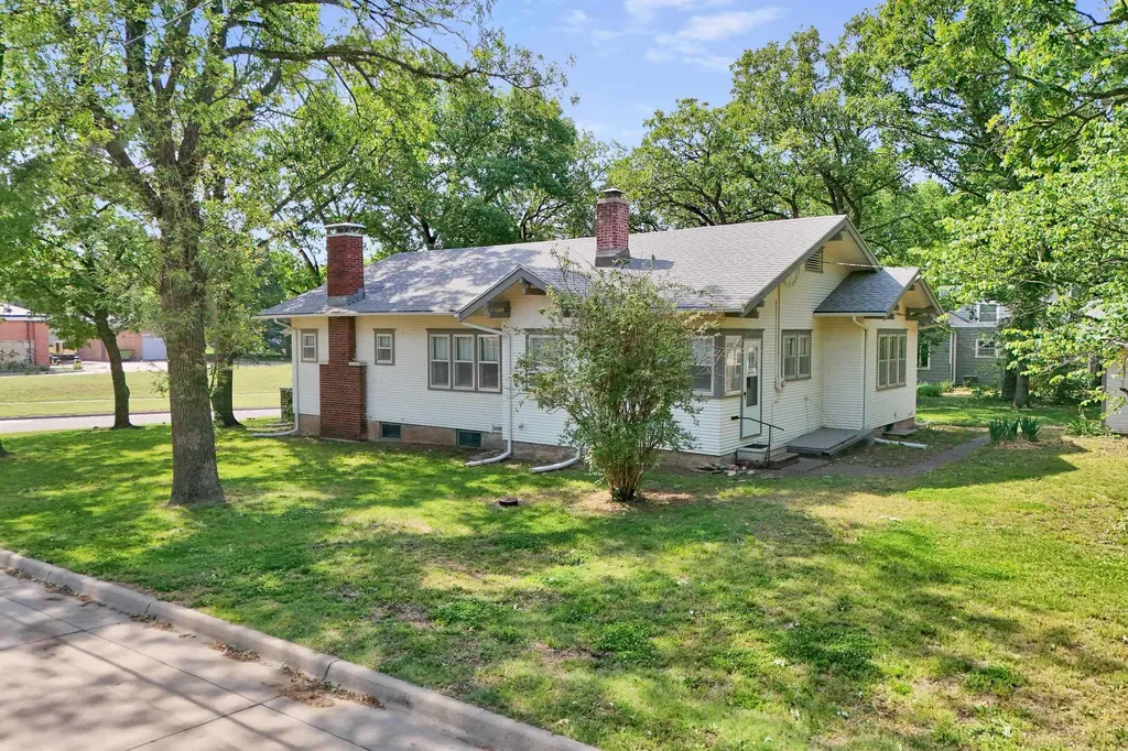 129 N Locust Street Marion KS 66861
