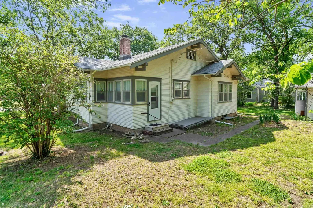 129 N Locust Street Marion KS 66861