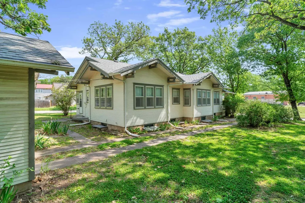 129 N Locust Street Marion KS 66861