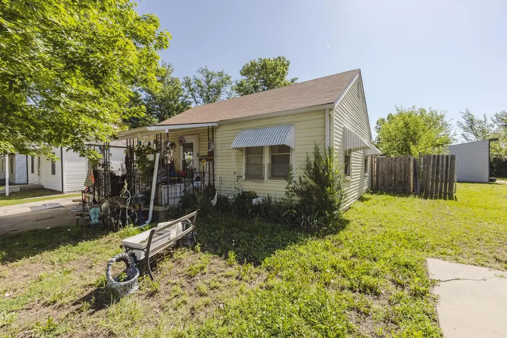 730 S Pinecrest Wichita KS 67218
