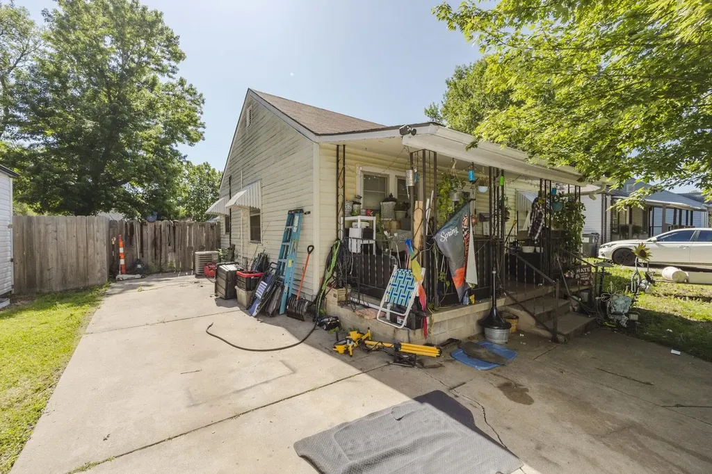730 S Pinecrest Wichita KS 67218
