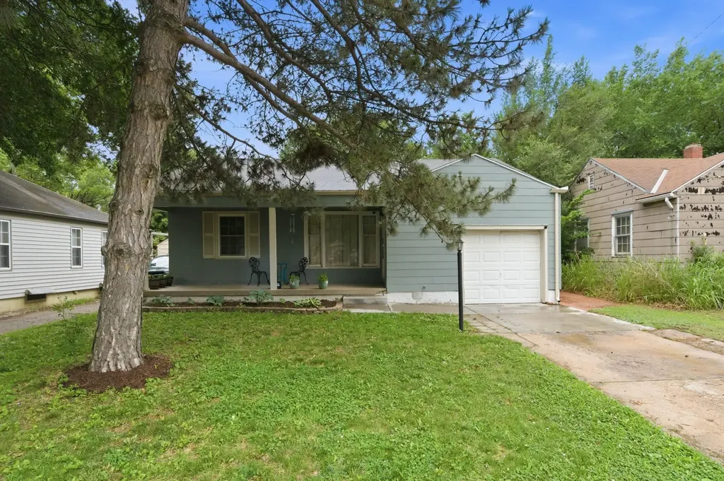 929 N Terrace Wichita KS 67208