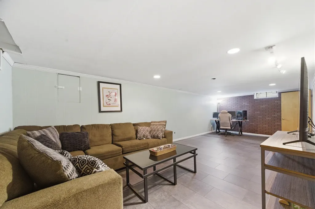 929 N Terrace Wichita KS 67208