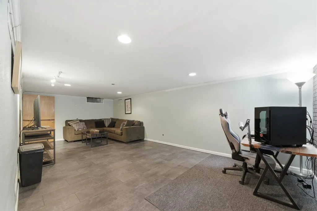 929 N Terrace Wichita KS 67208