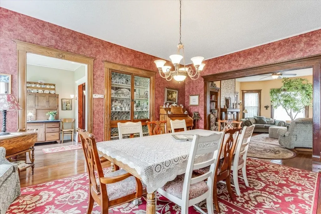205 N Mulberry Eureka KS 67045