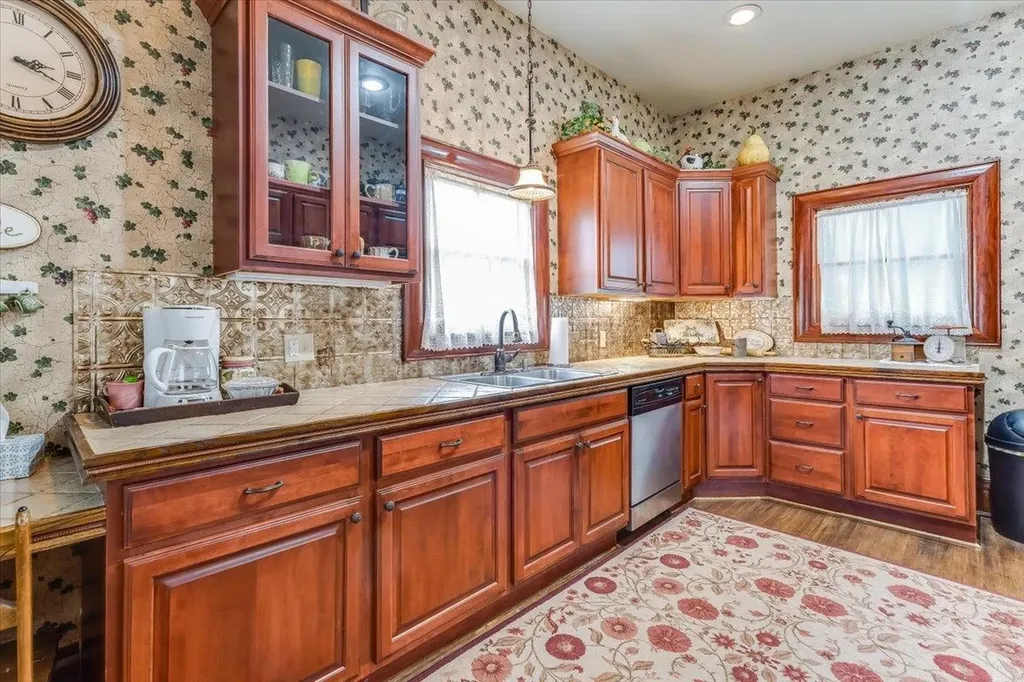 205 N Mulberry Eureka KS 67045