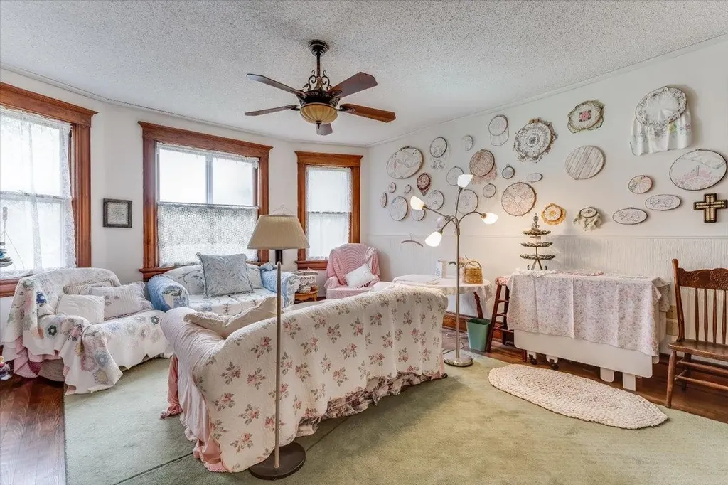 205 N Mulberry Eureka KS 67045