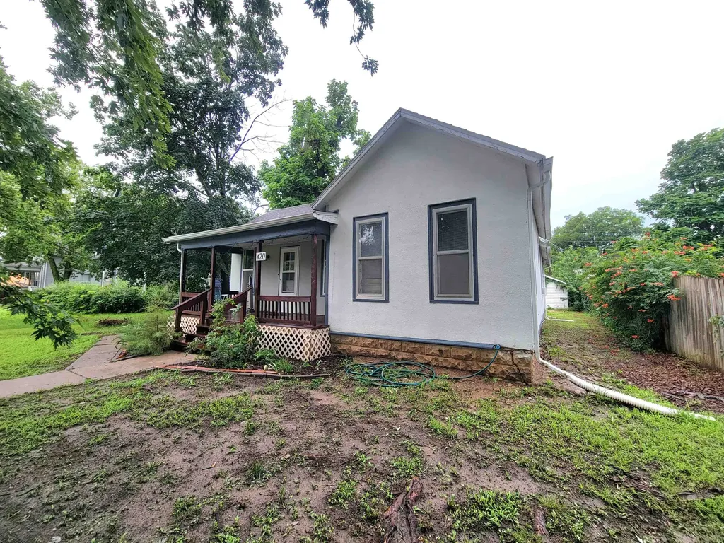 420 N Jefferson Avenue Wellington KS 67152