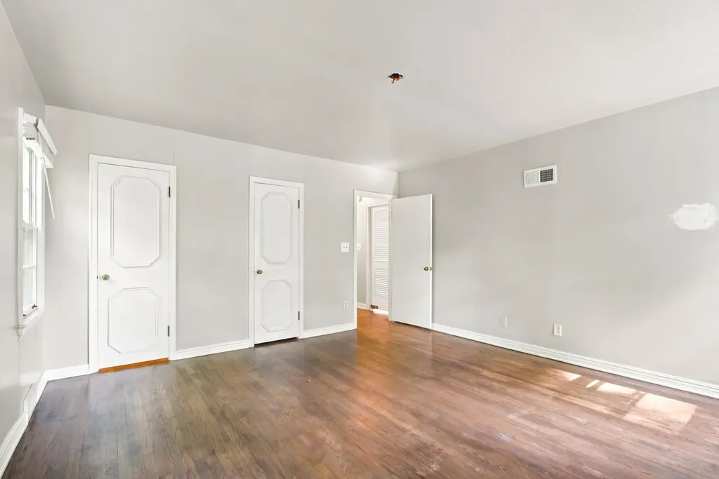 64 S Stratford Road Eastborough KS 67207-1019