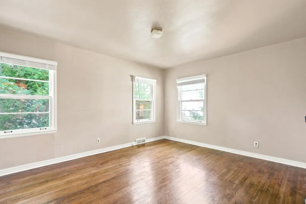 64 S Stratford Road Eastborough KS 67207-1019