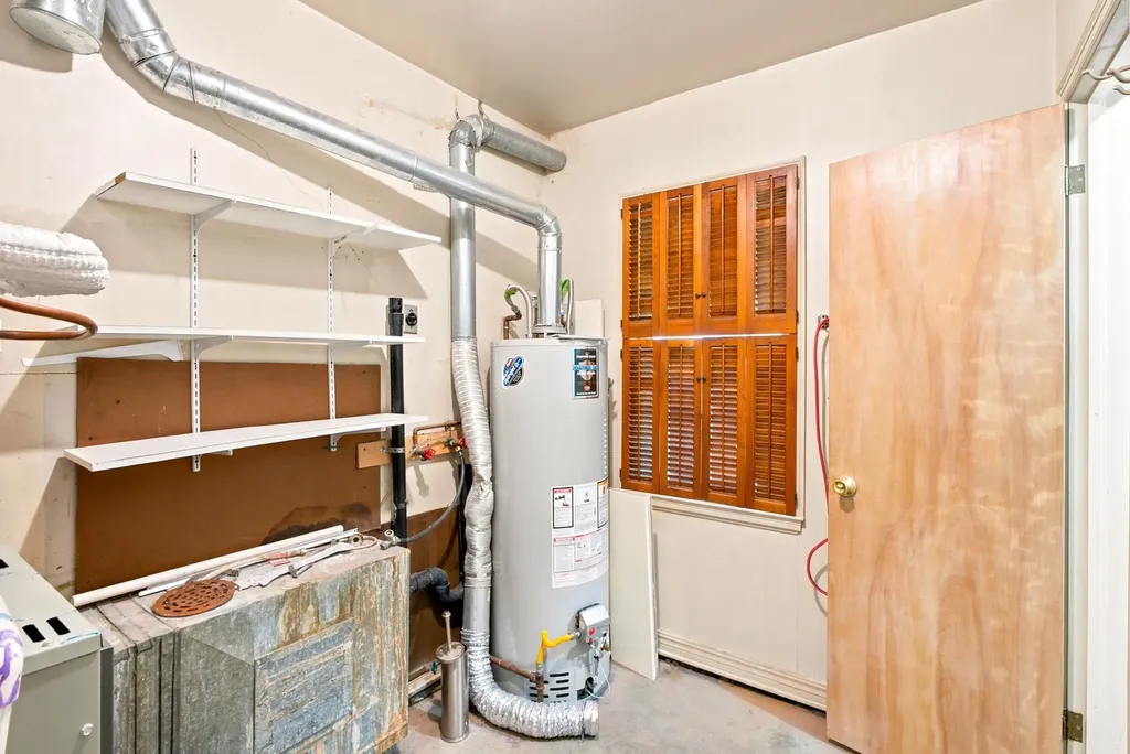 64 S Stratford Road Eastborough KS 67207-1019