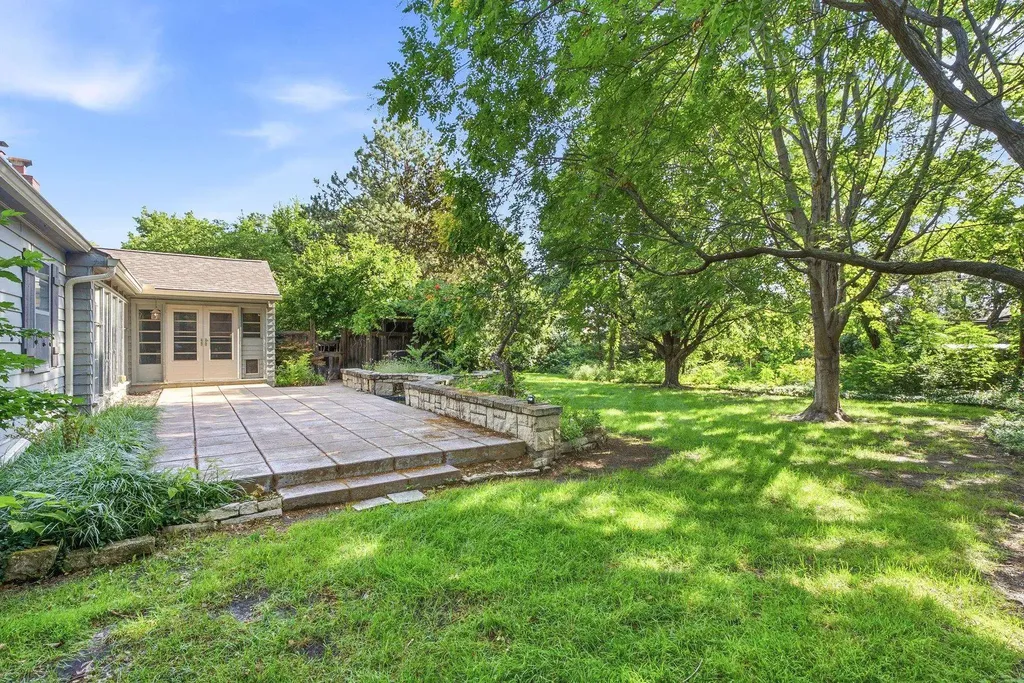 64 S Stratford Road Eastborough KS 67207-1019