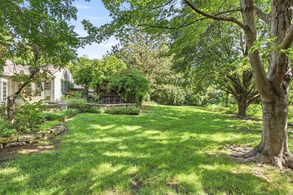 64 S Stratford Road Eastborough KS 67207-1019