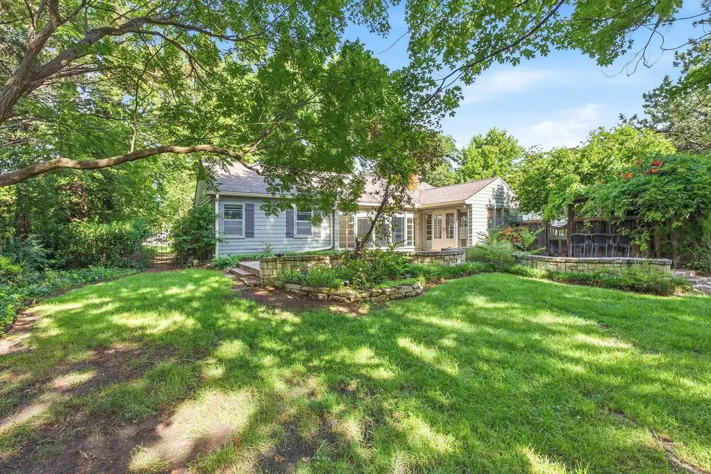 64 S Stratford Road Eastborough KS 67207-1019