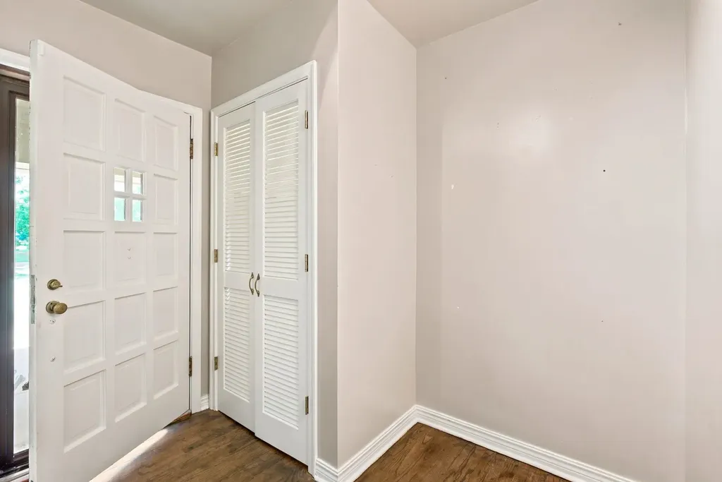 64 S Stratford Road Eastborough KS 67207-1019