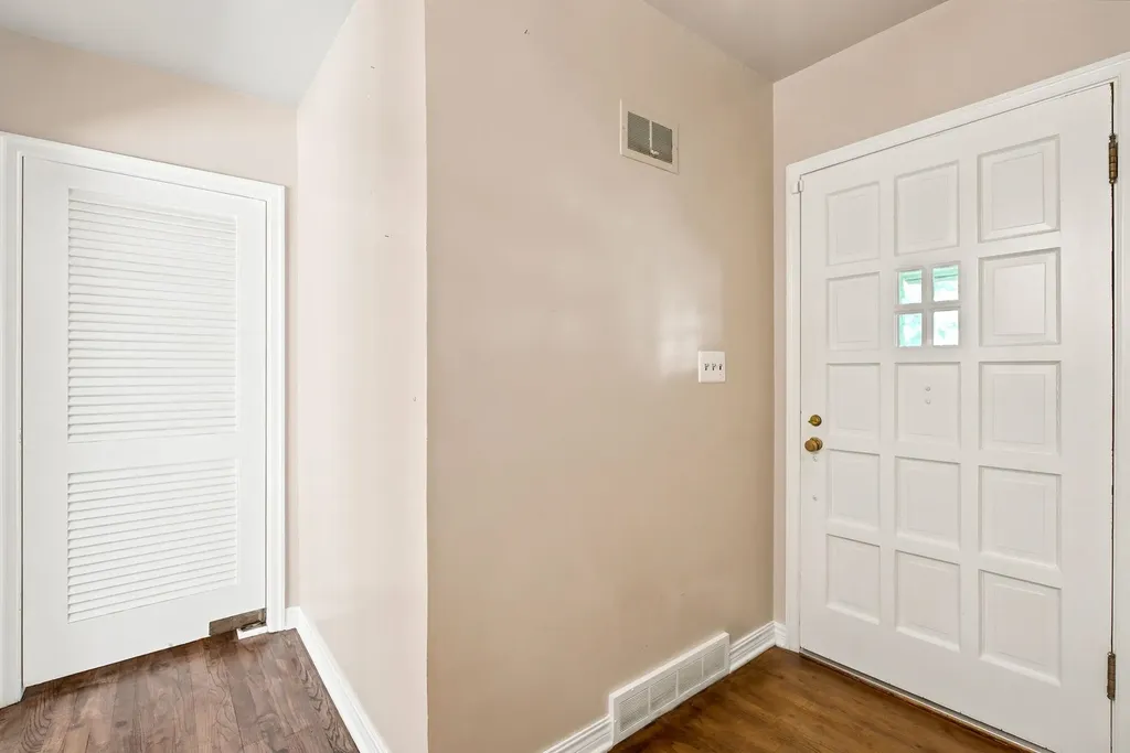 64 S Stratford Road Eastborough KS 67207-1019
