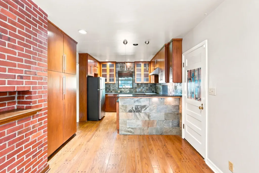 64 S Stratford Road Eastborough KS 67207-1019