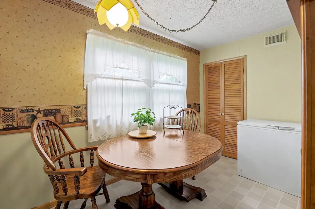 1819 W Leonard Court El Dorado KS 67042
