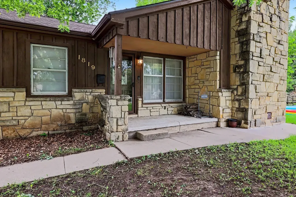 1819 W Leonard Court El Dorado KS 67042