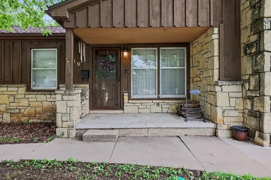1819 W Leonard Court El Dorado KS 67042