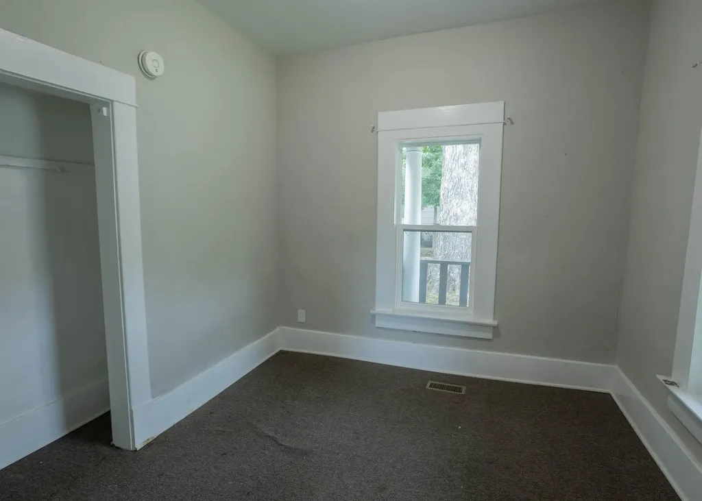 1424 E 1st Street Winfield KS 67156