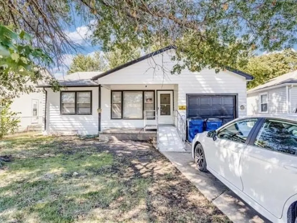 1227 Harding Wichita KS 67208