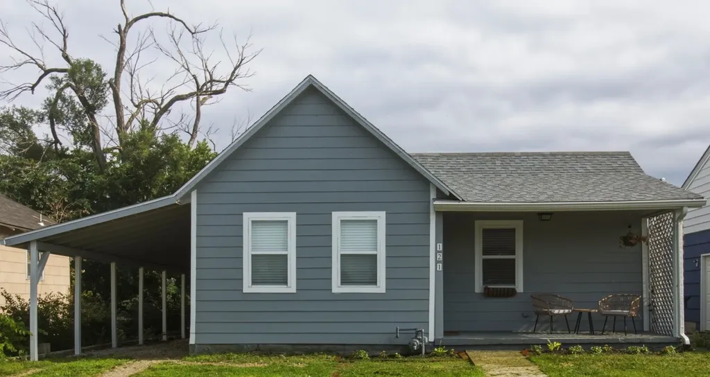 121 SE 5th Newton KS 67114