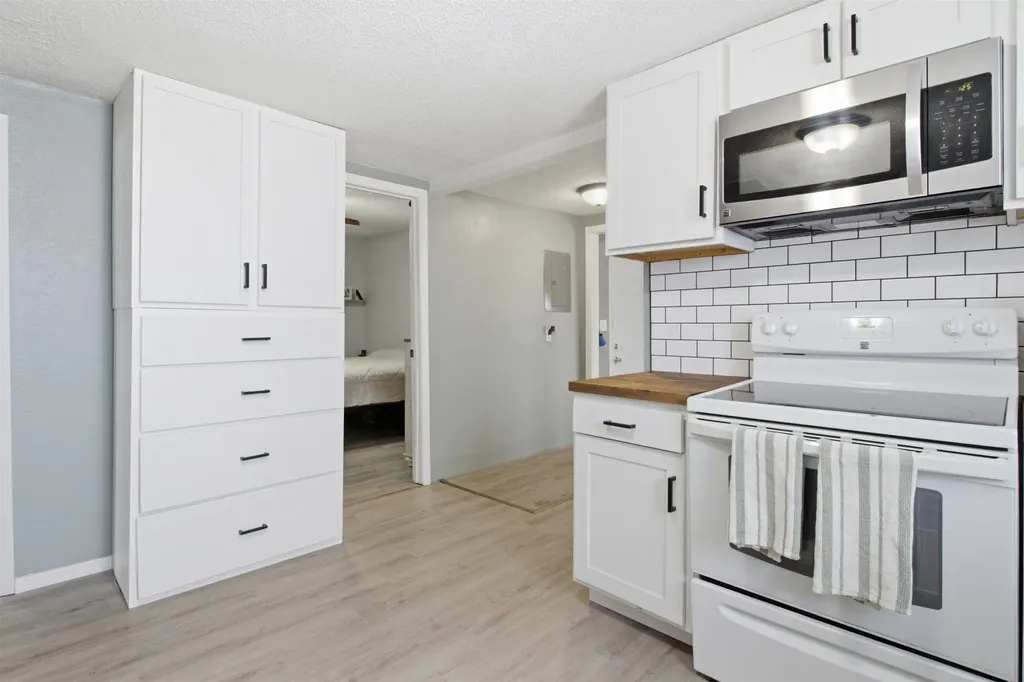 121 SE 5th Newton KS 67114