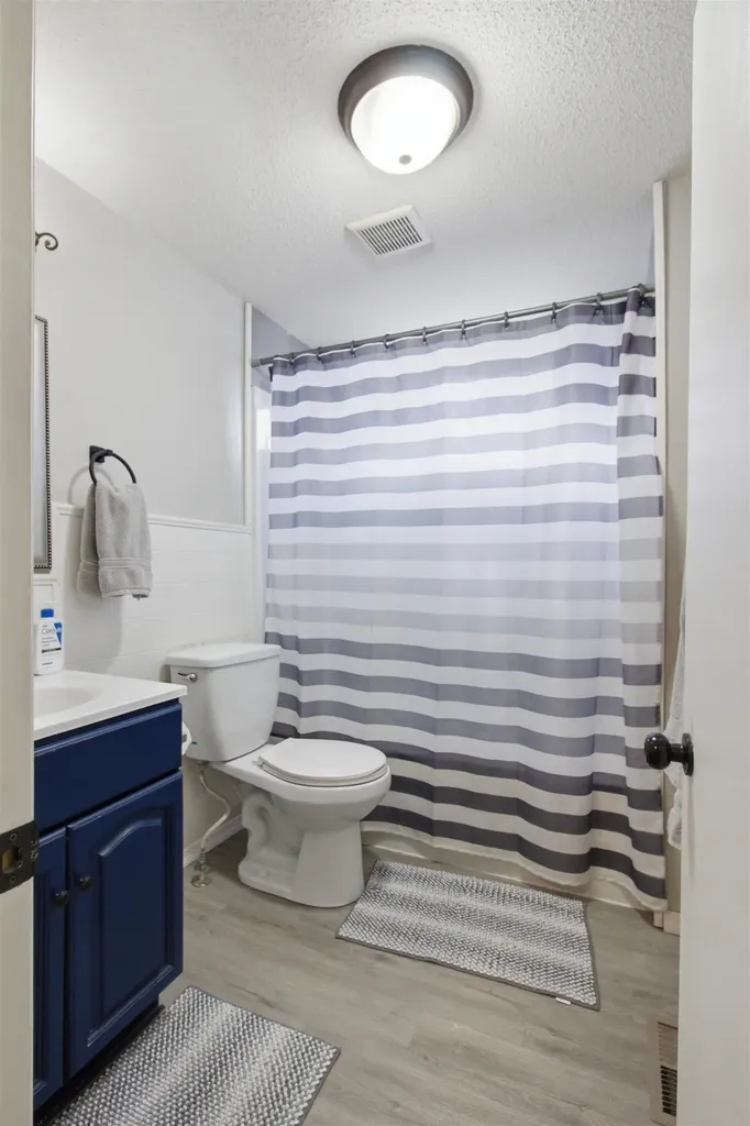 121 SE 5th Newton KS 67114