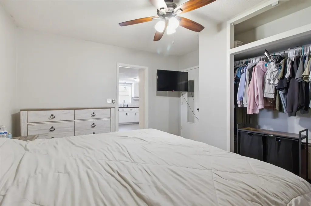 121 SE 5th Newton KS 67114