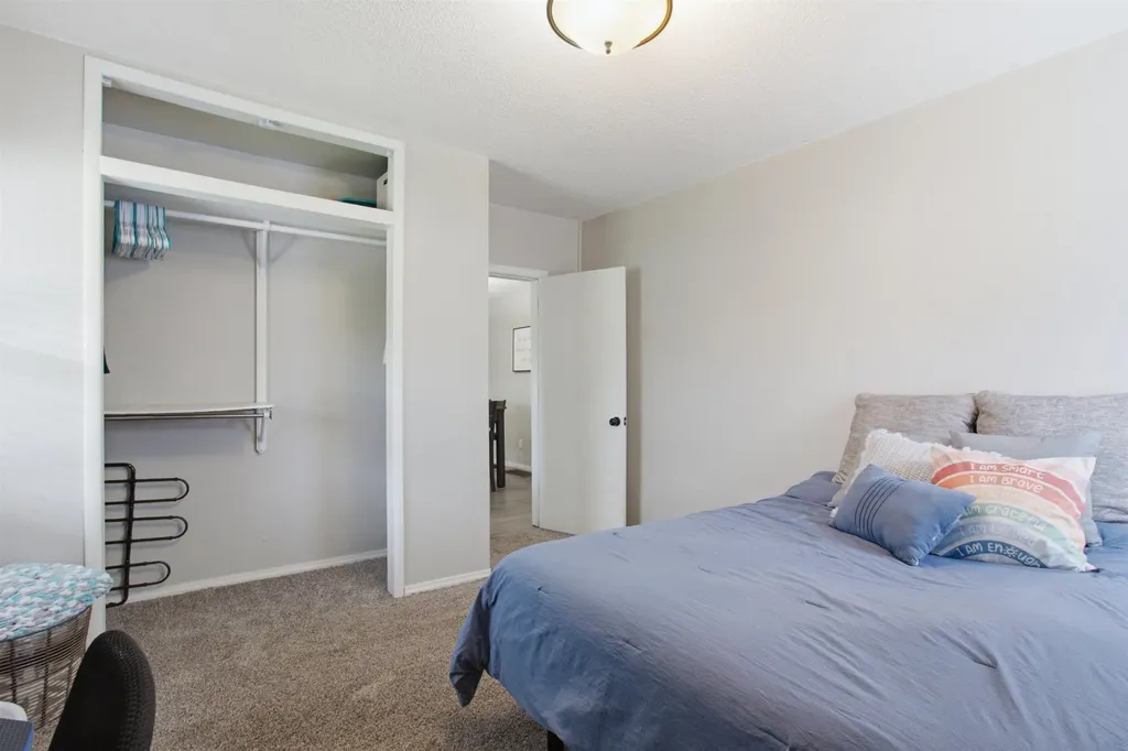 121 SE 5th Newton KS 67114