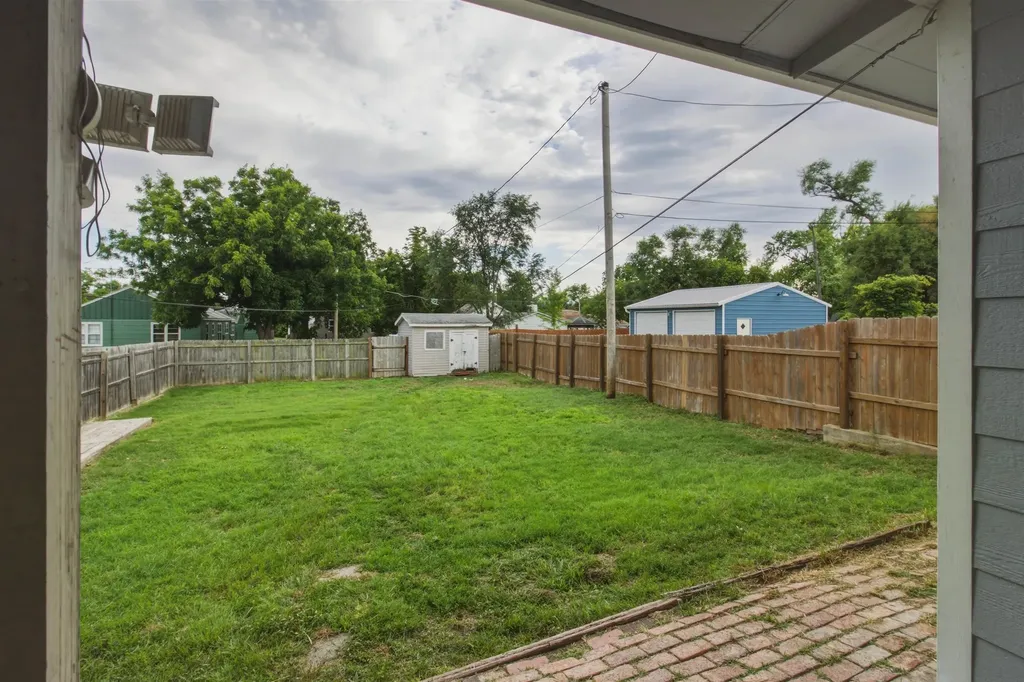 121 SE 5th Newton KS 67114