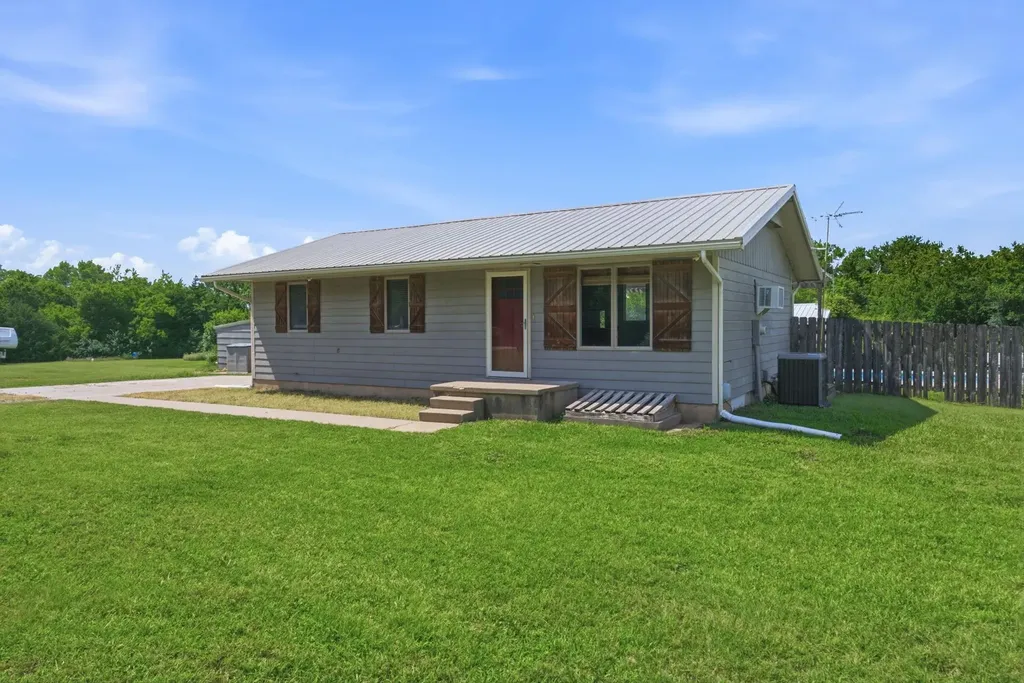 12218 SW 130th Street Augusta KS 67010