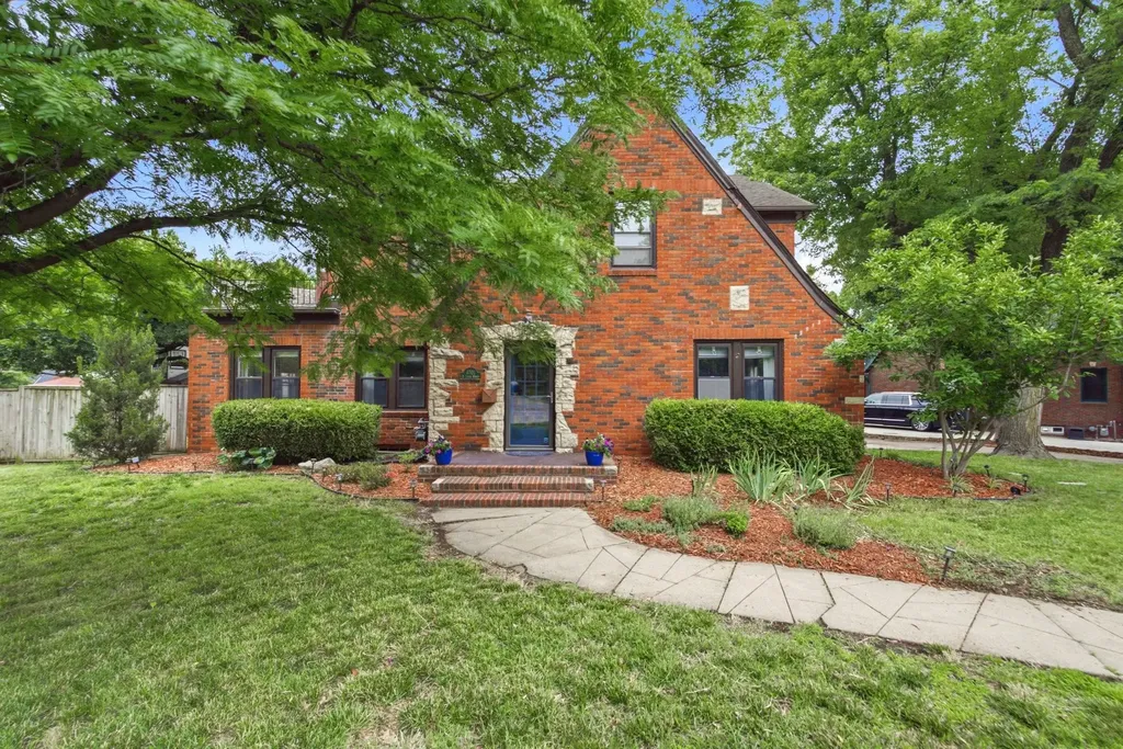 4701 E Lewis Wichita KS 67218